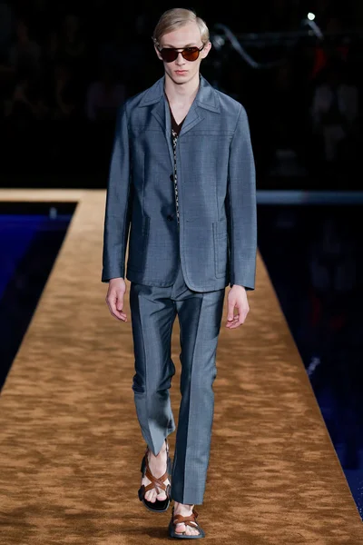 Look 24